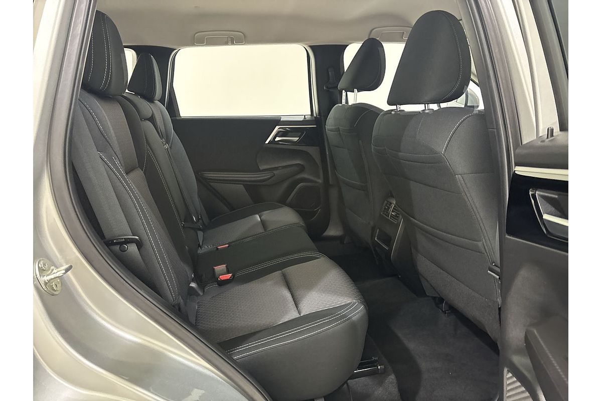 2024 Mitsubishi Outlander ES ZM