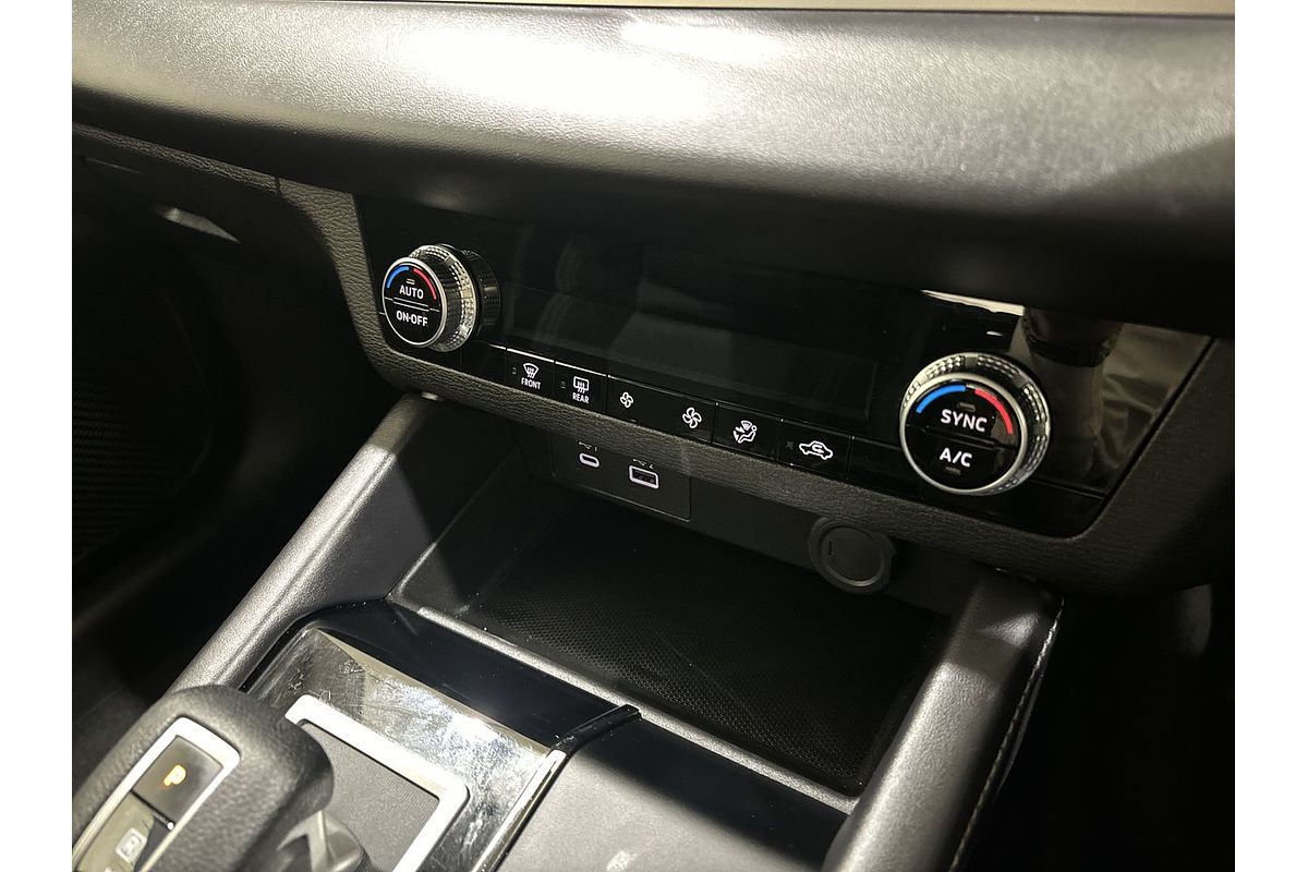 2024 Mitsubishi Outlander ES ZM