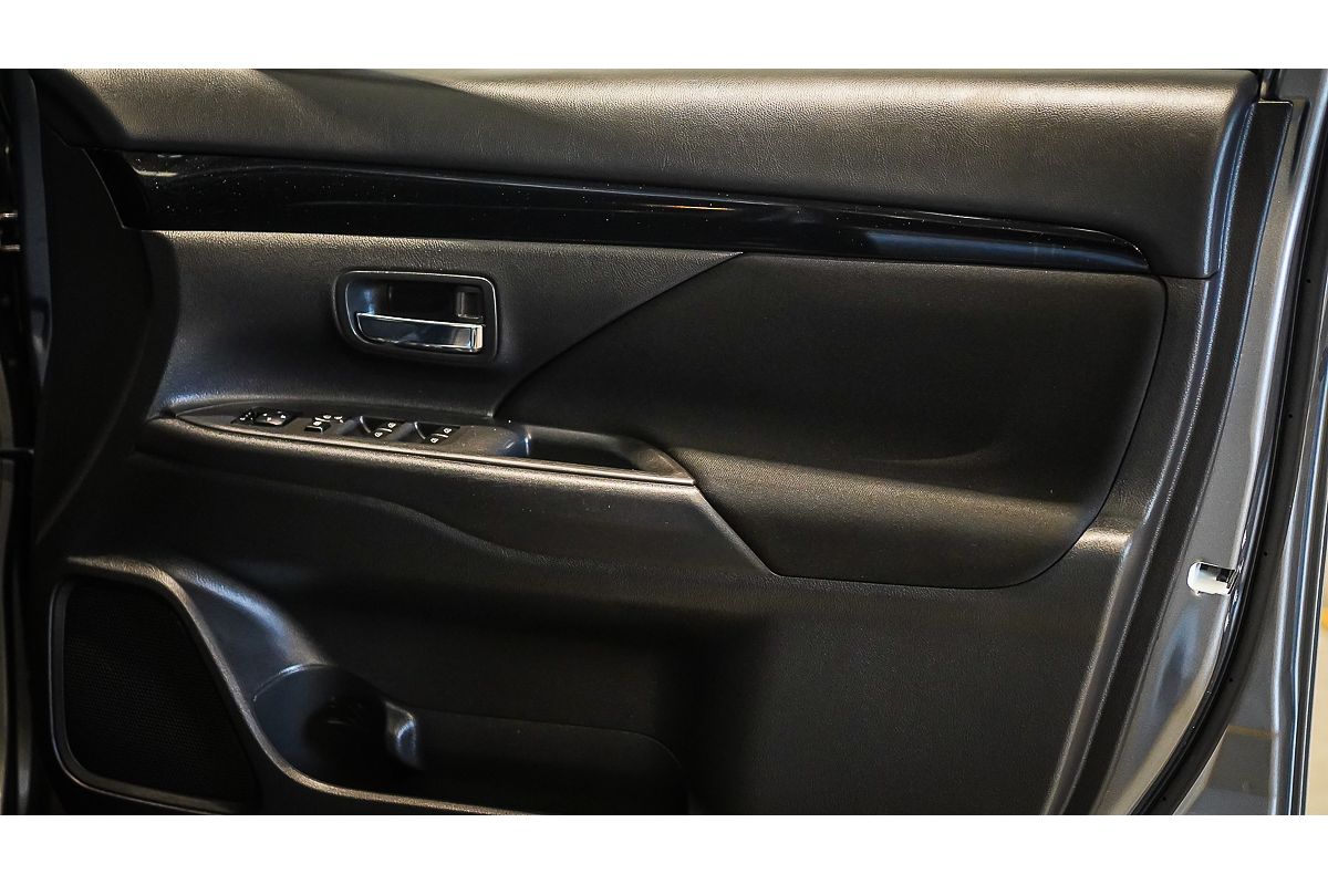 2020 Mitsubishi Outlander LS ZL