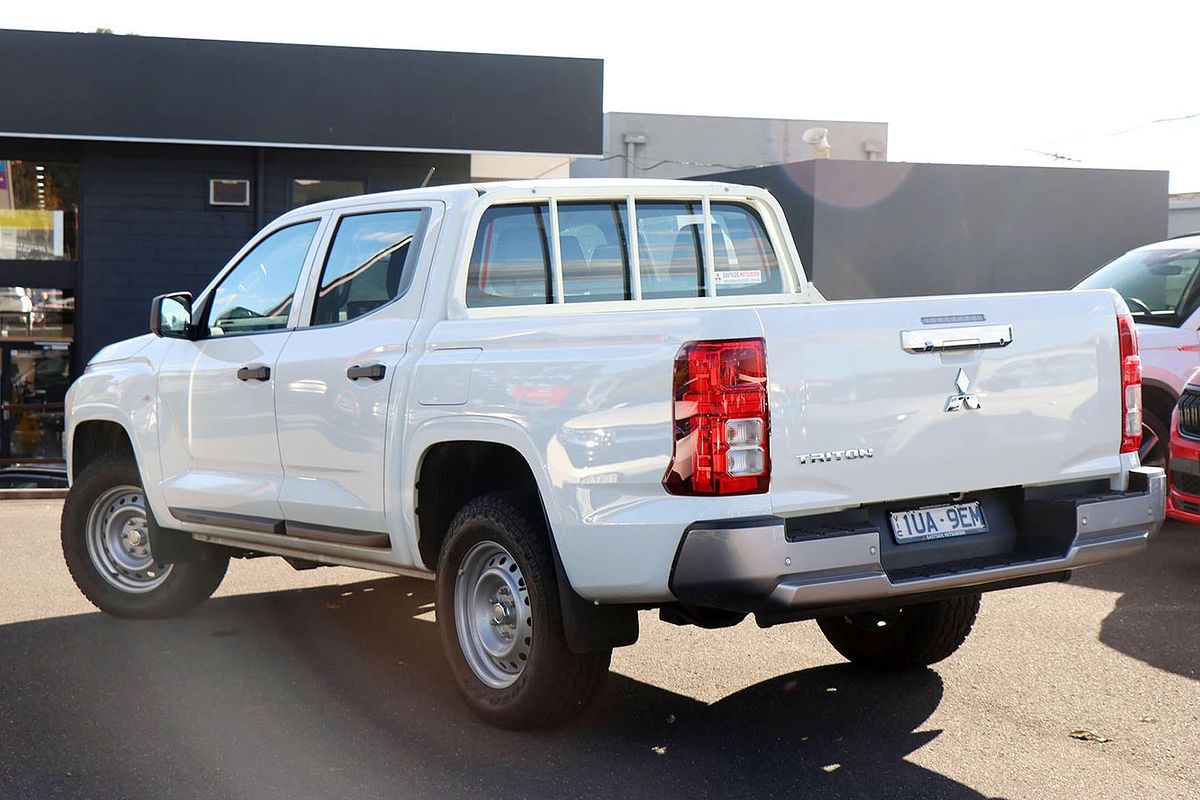 2024 Mitsubishi Triton GLX MV 4X4