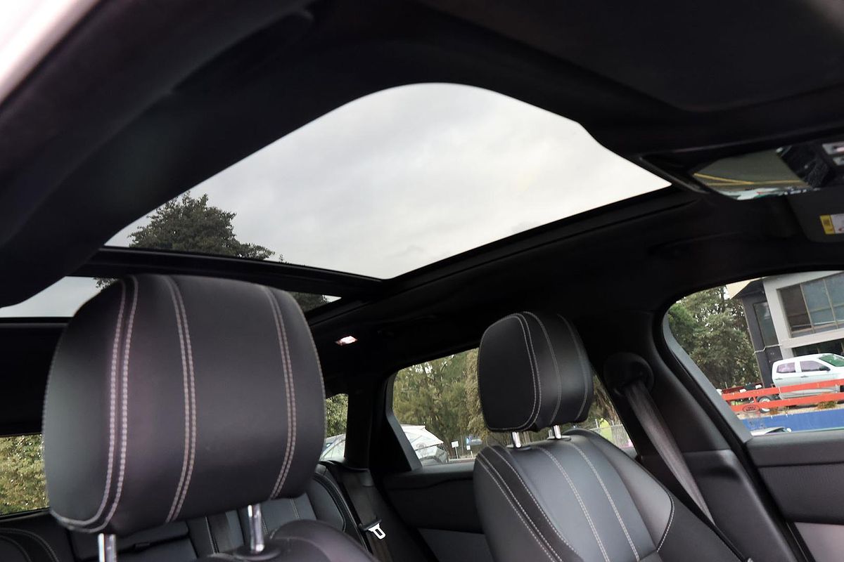 2019 Land Rover Range Rover Velar P250 R-Dynamic SE L560
