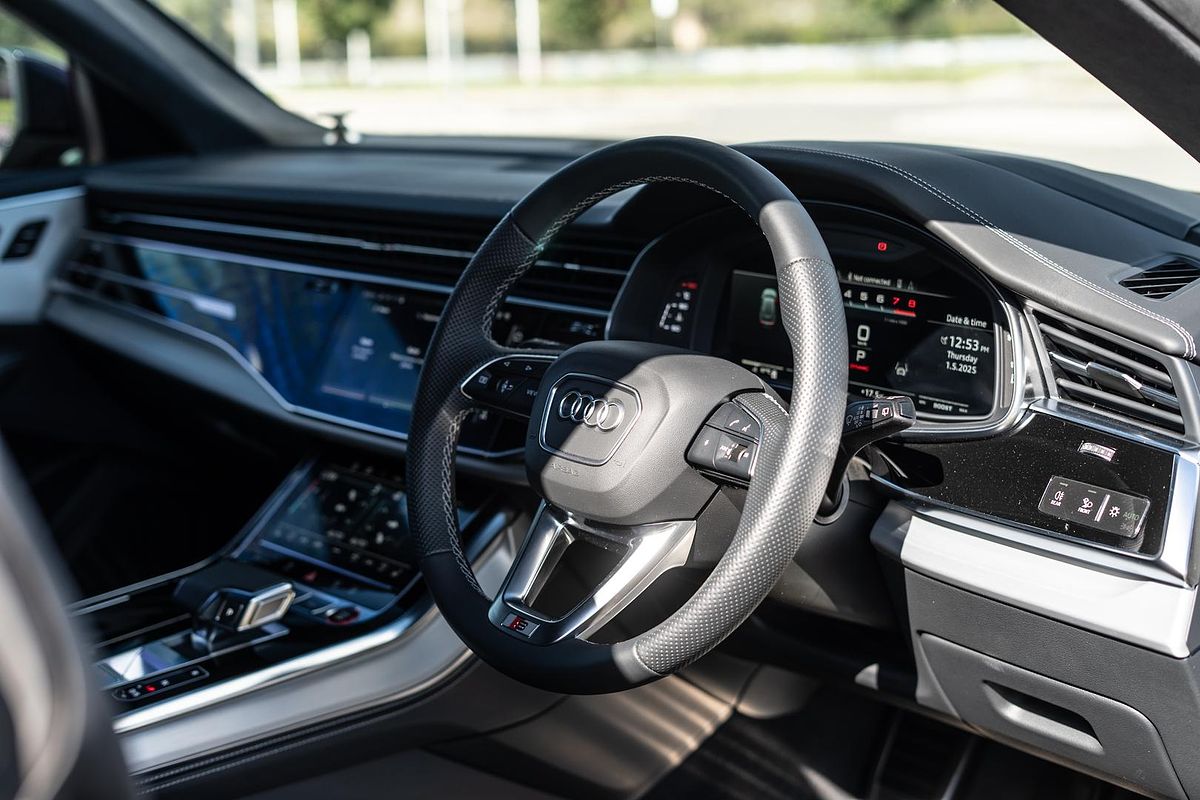 2023 Audi SQ8 TFSI F1