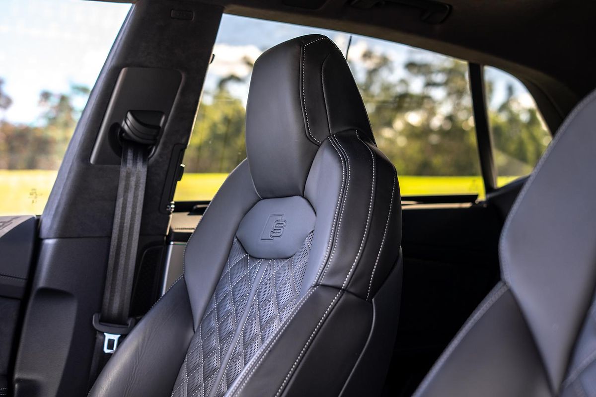2023 Audi SQ8 TFSI F1