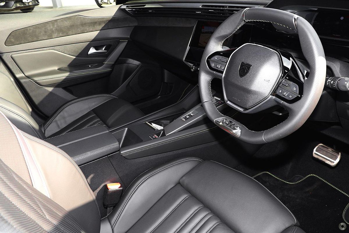 2025 Peugeot 408 GT Premium Hybrid P54