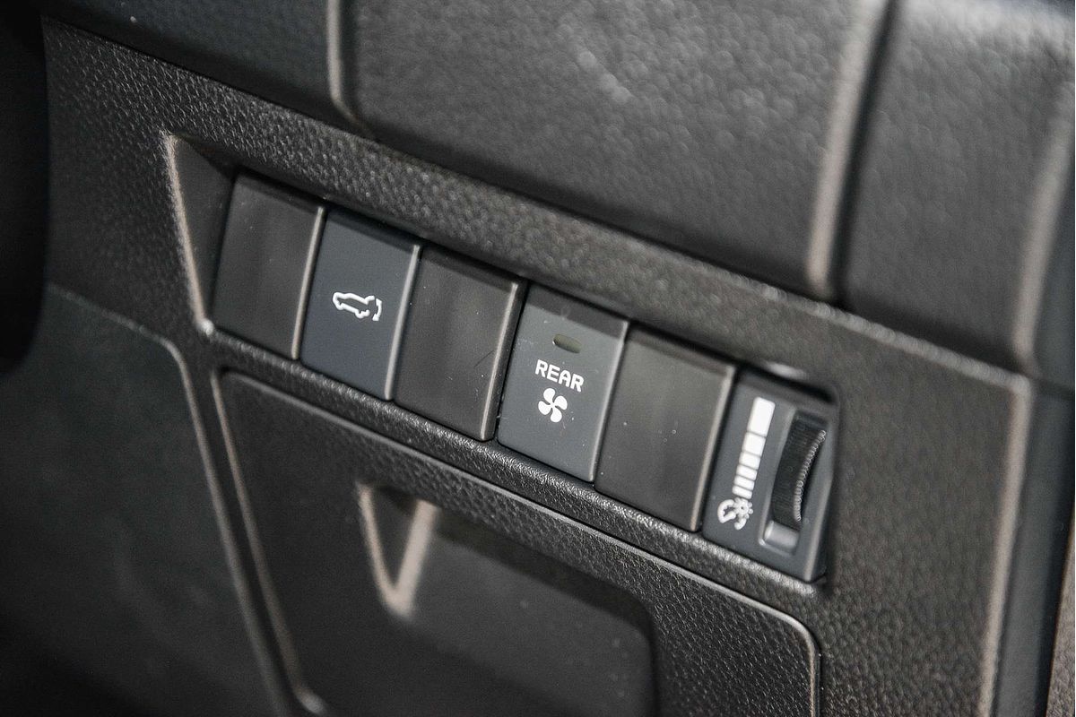 2022 Isuzu MU-X LS-U