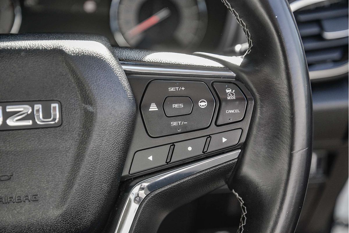 2022 Isuzu MU-X LS-U