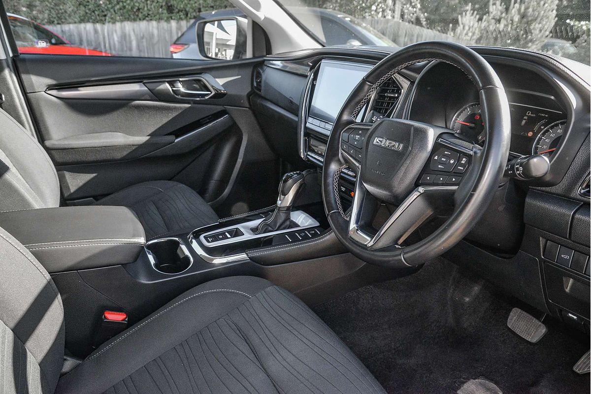 2022 Isuzu MU-X LS-U