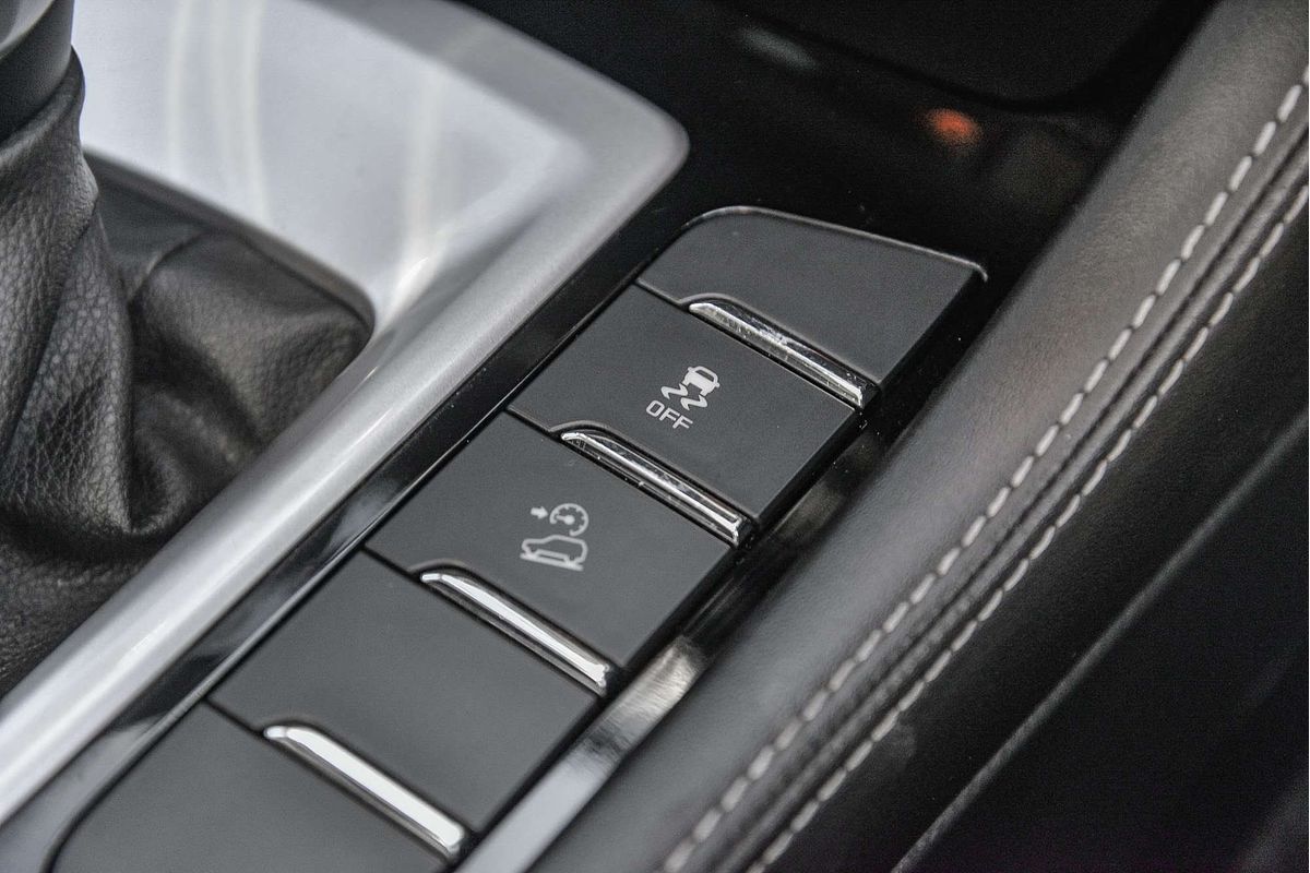 2022 Isuzu MU-X LS-U