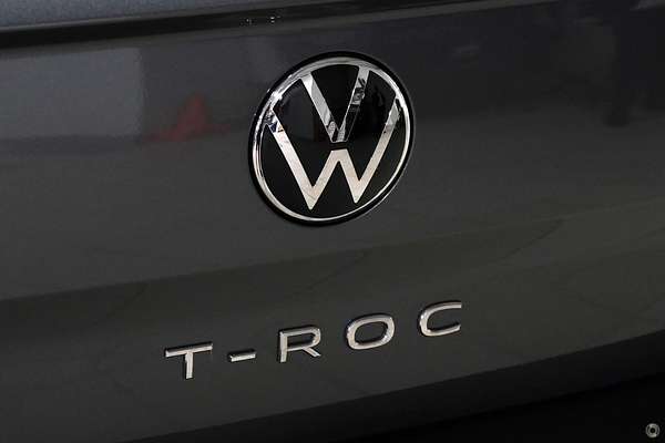2025 Volkswagen T-Roc 140TSI R-Line D11