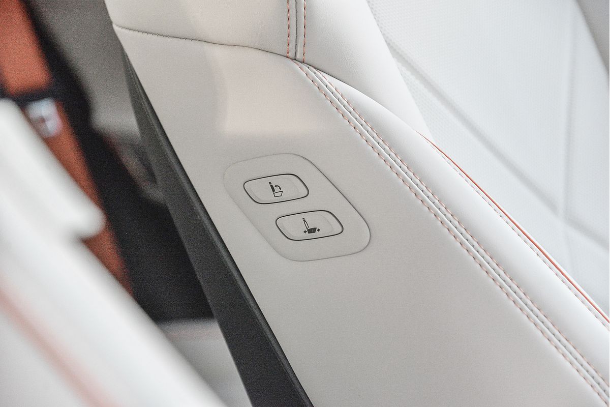 2025 Genesis Genesis