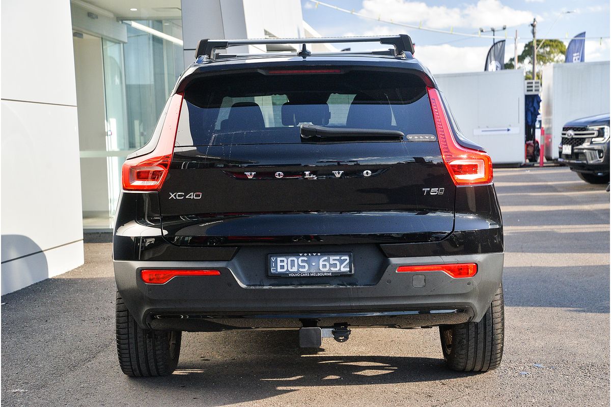 2021 Volvo XC40 T5 R-Design