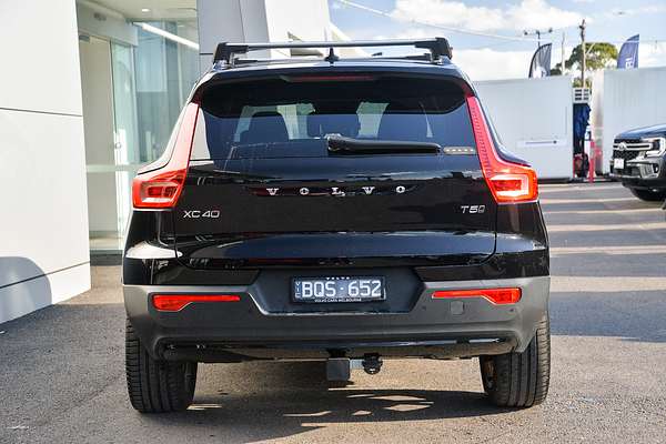 2021 Volvo XC40 T5 R-Design