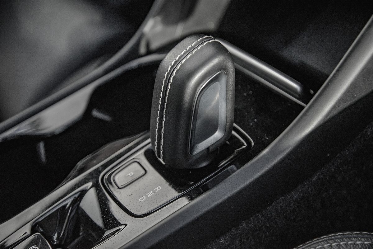 2021 Volvo XC40 T5 R-Design