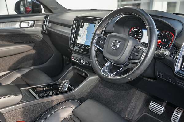 2021 Volvo XC40 T5 R-Design