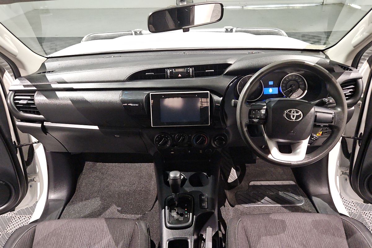 2017 Toyota Hilux SR GUN126R 4X4