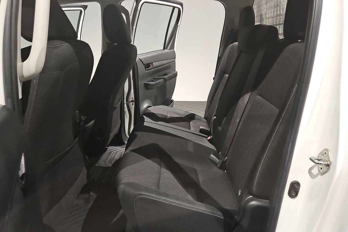 2017 Toyota Hilux SR GUN126R 4X4