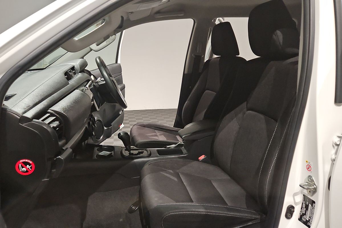 2017 Toyota Hilux SR GUN126R 4X4