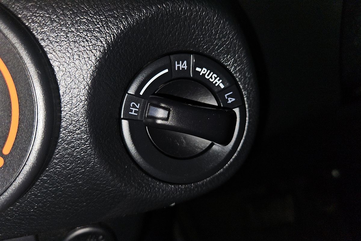 2017 Toyota Hilux SR GUN126R 4X4