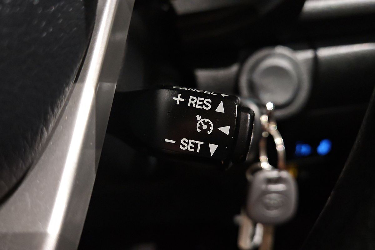 2017 Toyota Hilux SR GUN126R 4X4