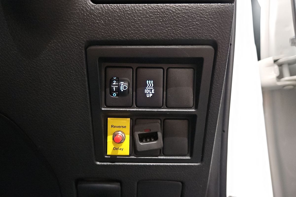 2017 Toyota Hilux SR GUN126R 4X4