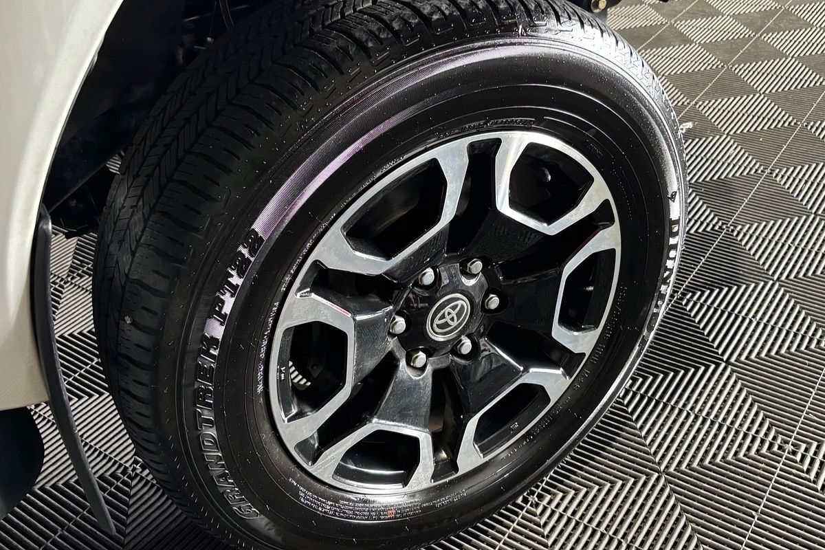 2023 Toyota Hilux SR5 GUN126R 4X4