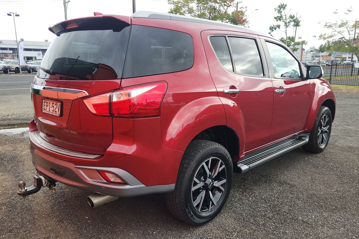2021 Isuzu MU-X LS-T