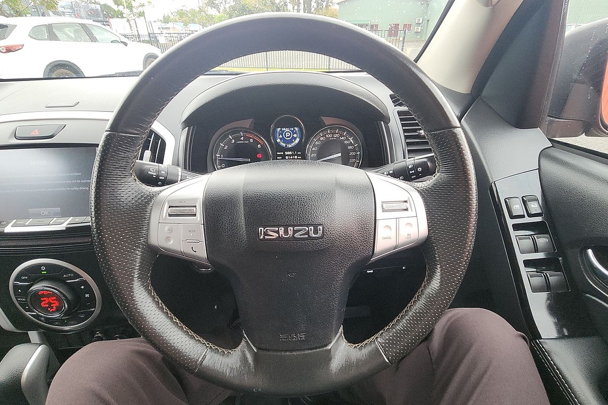2021 Isuzu MU-X LS-T