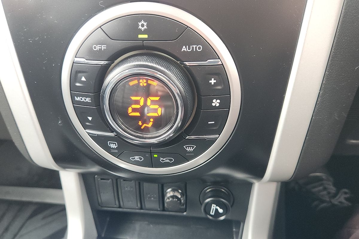 2021 Isuzu MU-X LS-T