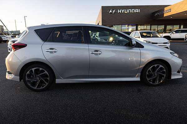 2016 Toyota Corolla ZR ZRE182R