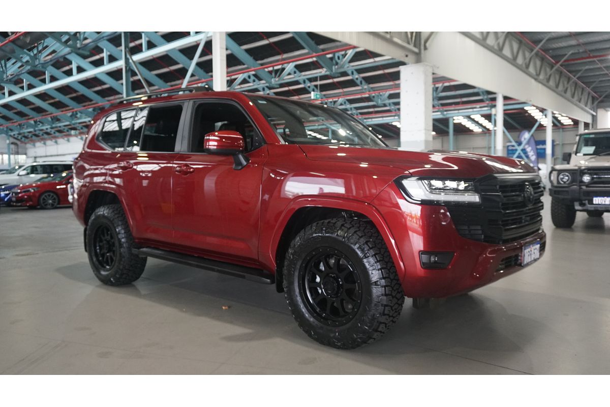 2023 Toyota Landcruiser Sahara FJA300R