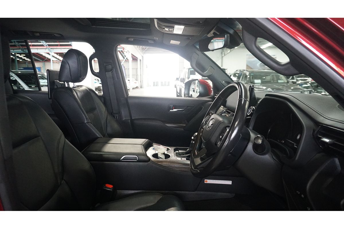 2023 Toyota Landcruiser Sahara FJA300R