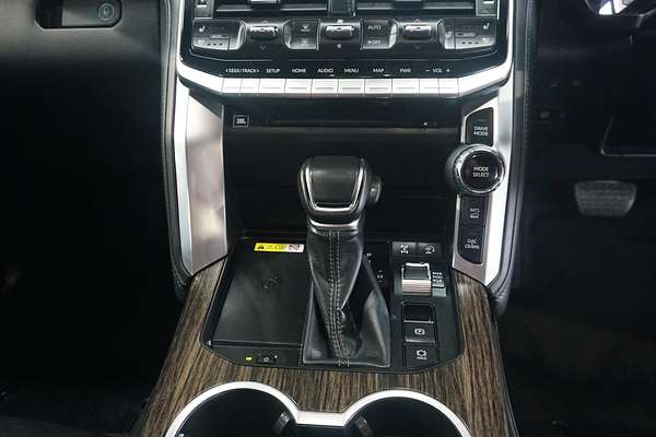 2023 Toyota Landcruiser Sahara FJA300R