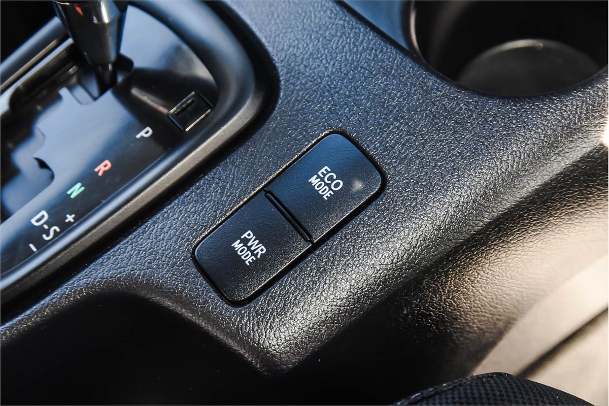 2020 Toyota Hilux SR GUN126R 4X4