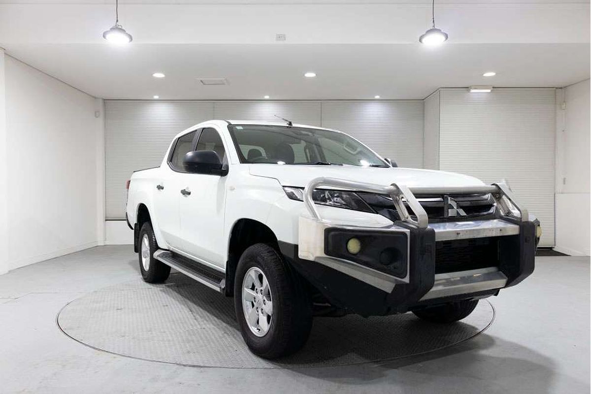 2019 Mitsubishi Triton GLX+ MR 4X4