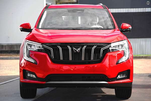 2025 Mahindra XUV700 AX7L