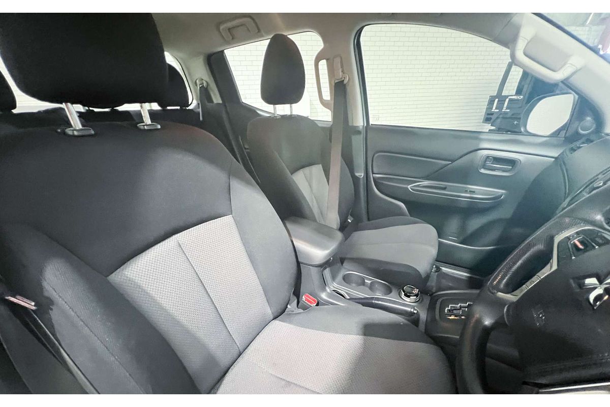 2019 Mitsubishi Triton GLX MR 4X4