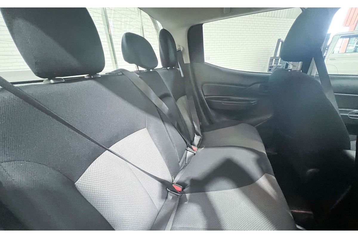2019 Mitsubishi Triton GLX MR 4X4