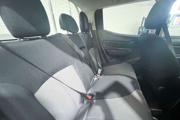 2019 Mitsubishi Triton GLX MR 4X4