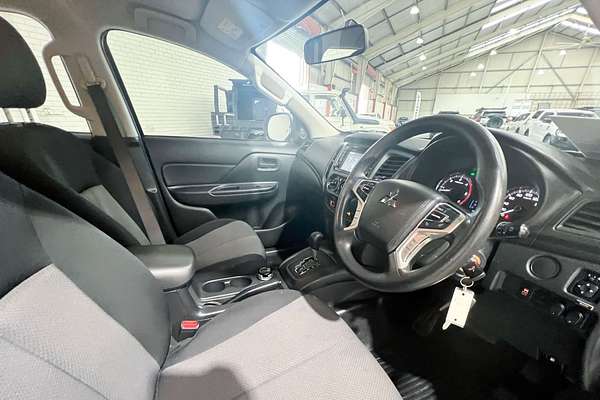 2019 Mitsubishi Triton GLX MR 4X4