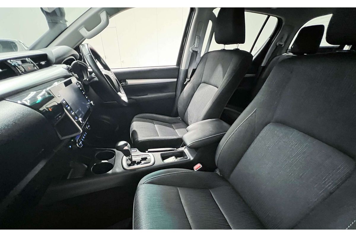2020 Toyota Hilux SR5 GUN126R 4X4