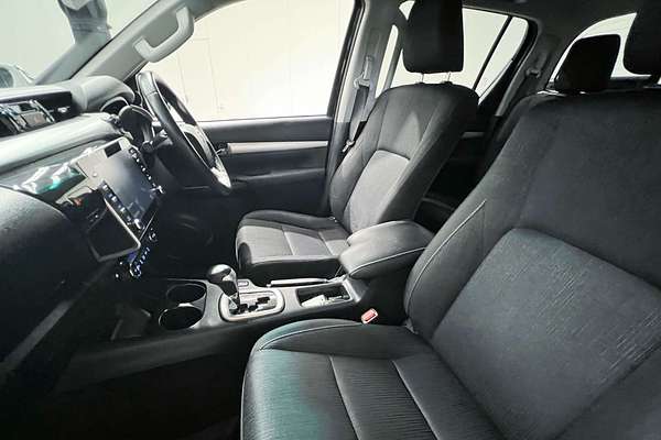 2020 Toyota Hilux SR5 GUN126R 4X4