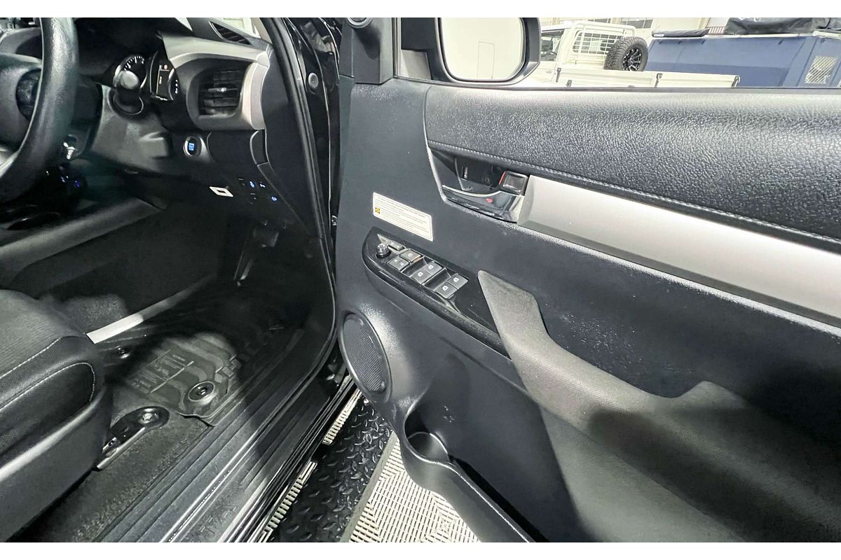 2020 Toyota Hilux SR5 GUN126R 4X4
