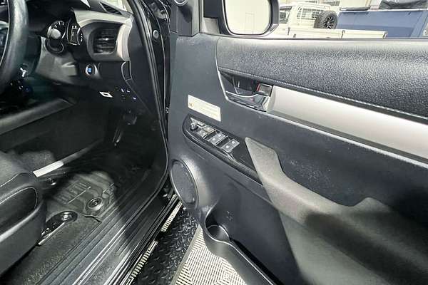 2020 Toyota Hilux SR5 GUN126R 4X4