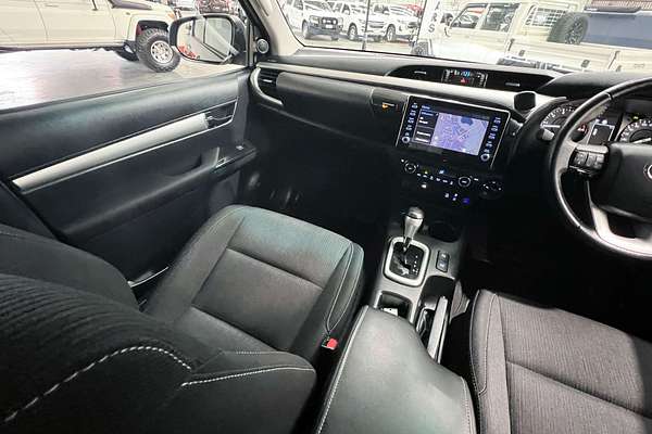2020 Toyota Hilux SR5 GUN126R 4X4