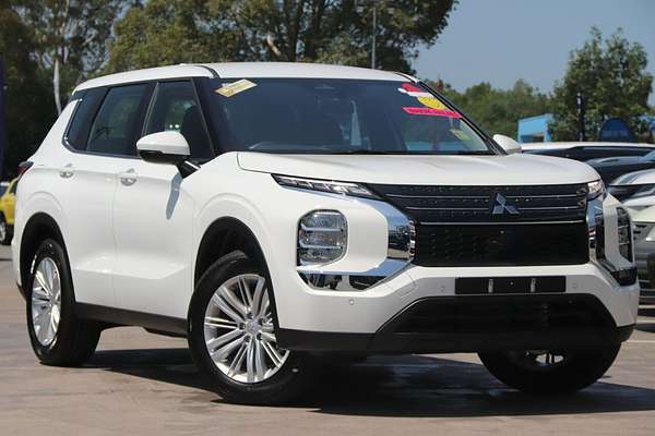 2024 Mitsubishi Outlander ES ZM