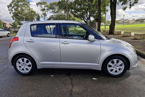 2010 Suzuki Swift RE4 RS415