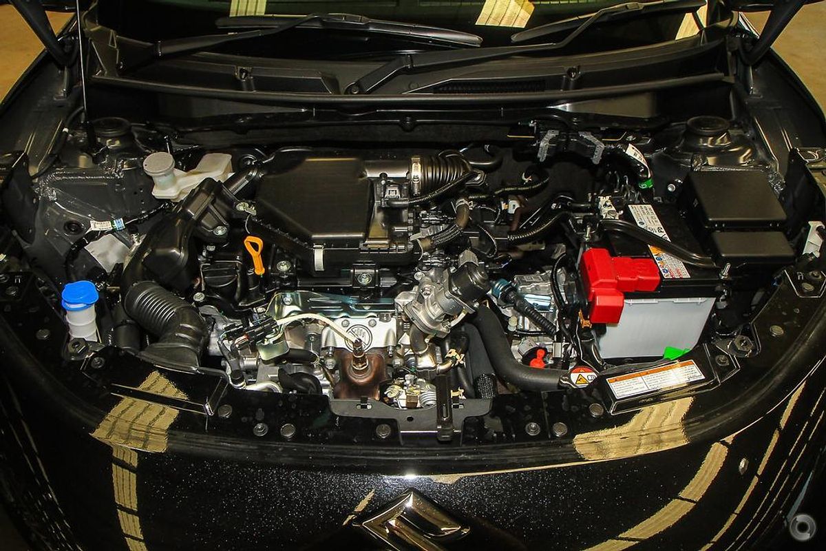 2024 Suzuki Swift Hybrid GLX UZ
