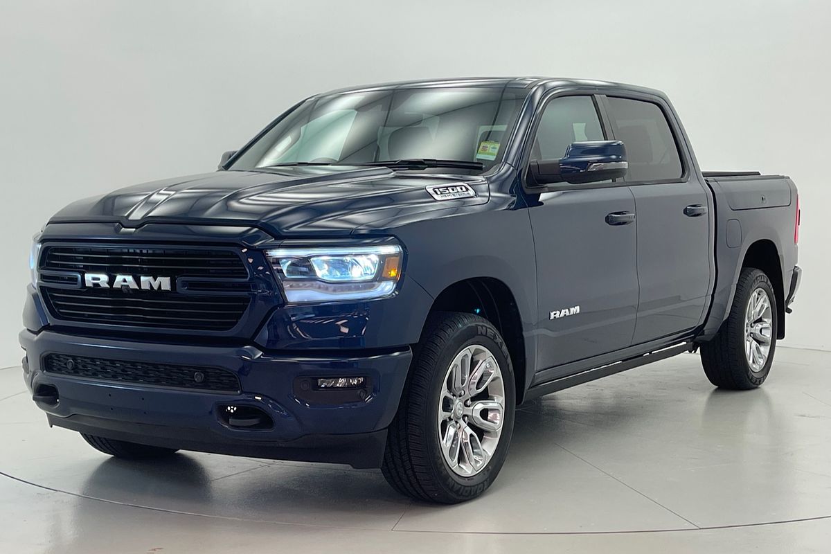 MY24 RAM 1500 LARAMIE SPORT CREW CAB RAM BOX (DT6P9827H.24/S/XB9SR)