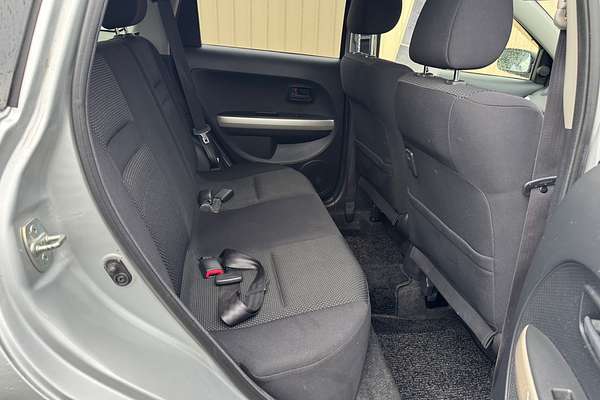 2005 Toyota IST