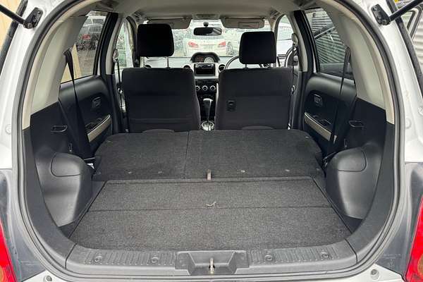 2005 Toyota IST